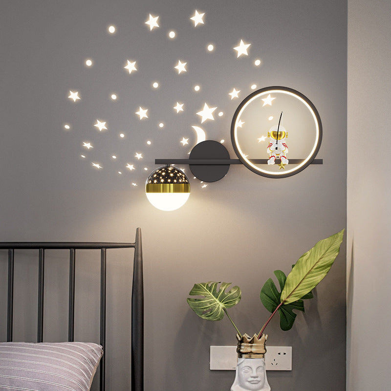 Starry Sky Wall Lamp with Astronaut