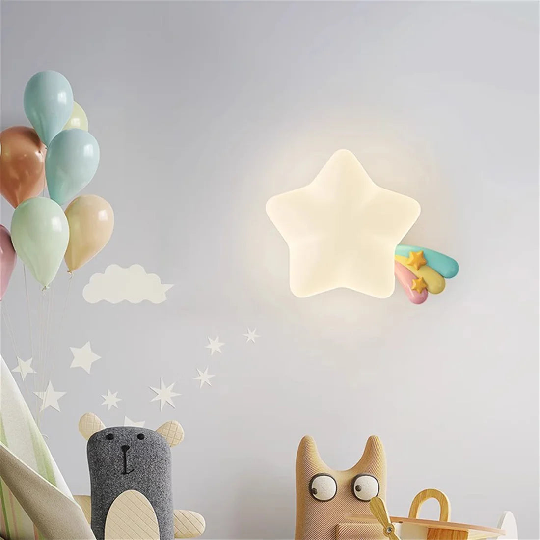 Cute Animals Hanging from Star Wall Lamp