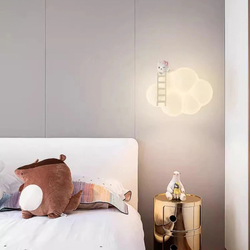 Lámpara de pared para niños con diseño de nubes y criaturas